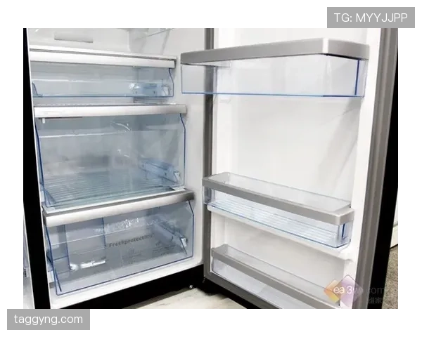 仲满家的冰箱里塞满了能量胶,保质期比他上一次约会还长 仲满家的冰箱里塞满了能量胶,保质期比他上一次约会还长